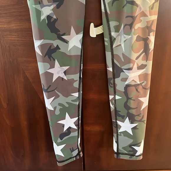 CHRLDR Star Camouflage Reversible Leggings- Size Small-New with Tags - Picture 8 of 14